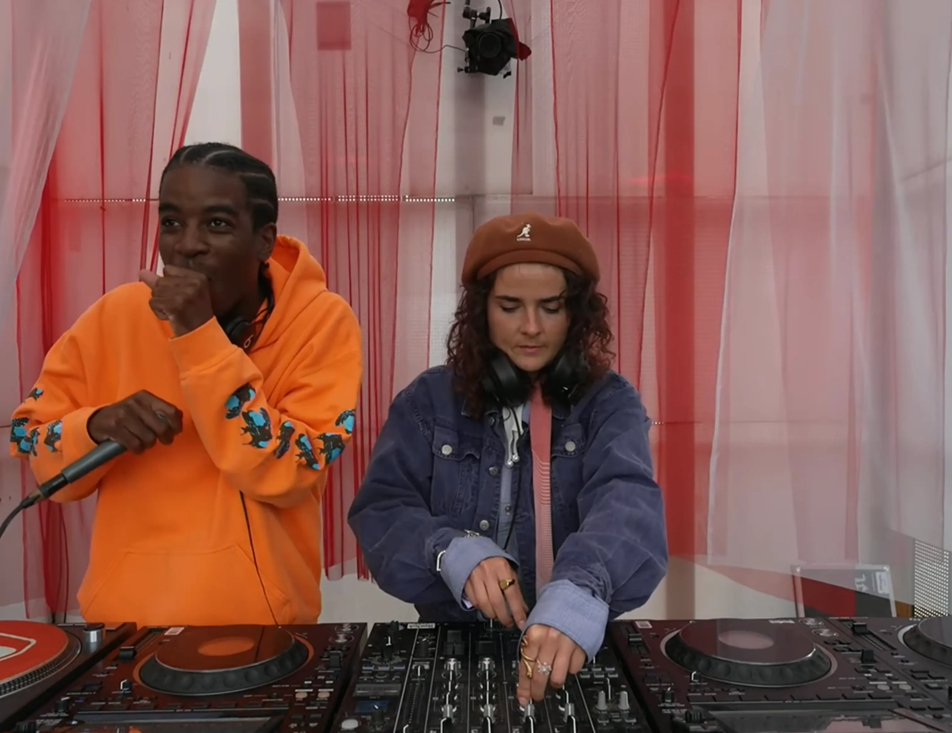 Conguito and Emma Lincoln performing at O/FM at O Days broadcasted by Radio Panini on July 31, 2025.