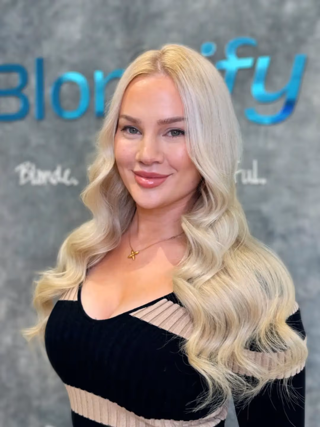 Kuva vaaleista hiuksista