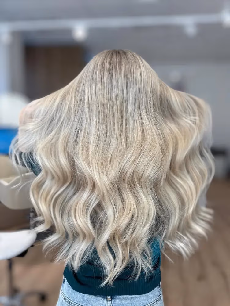 Kuva vaaleista hiuksista