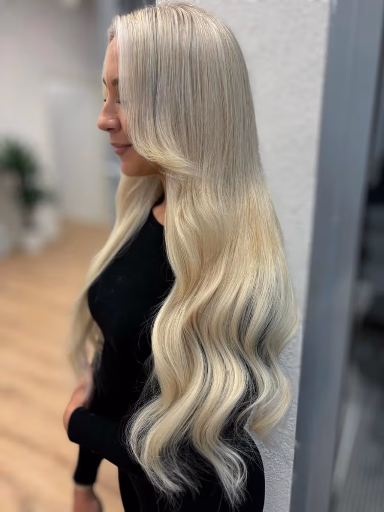 Kuva vaaleista hiuksista