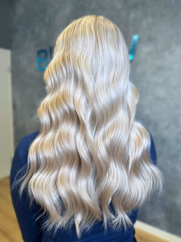 Kuva vaaleista hiuksista