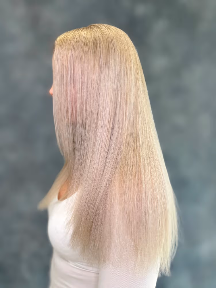 Kuva vaaleista hiuksista