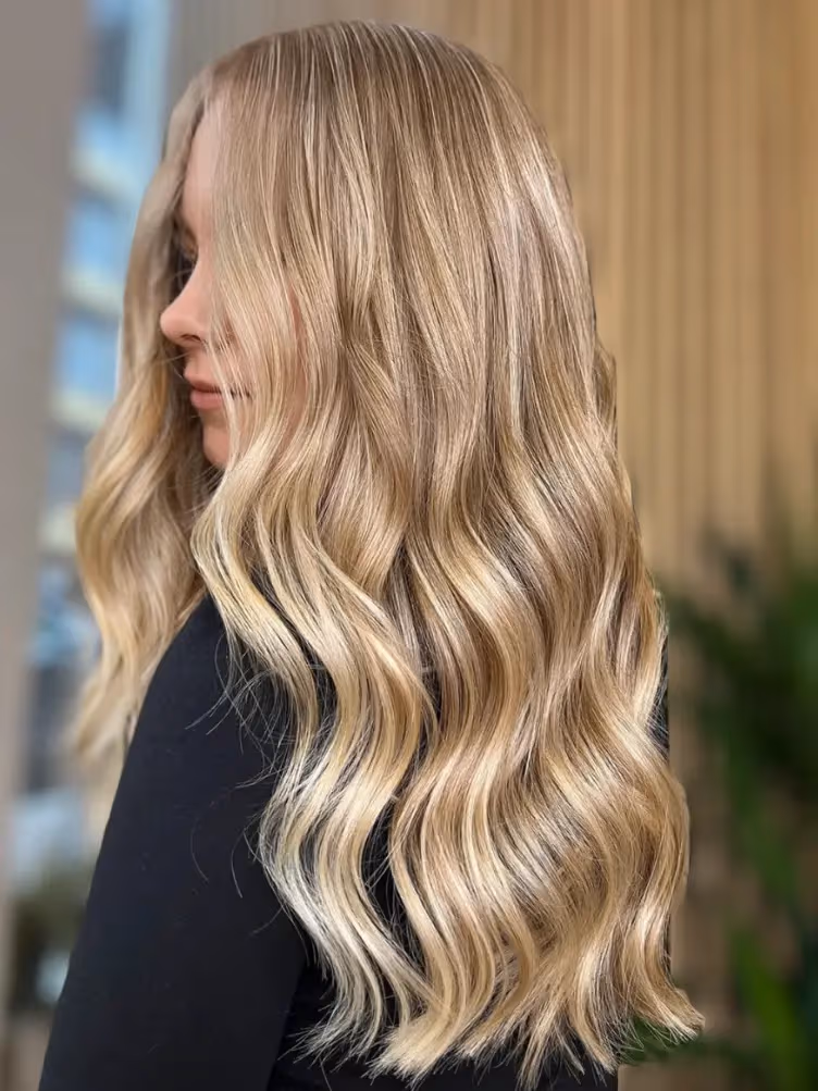 Kuva vaaleista hiuksista