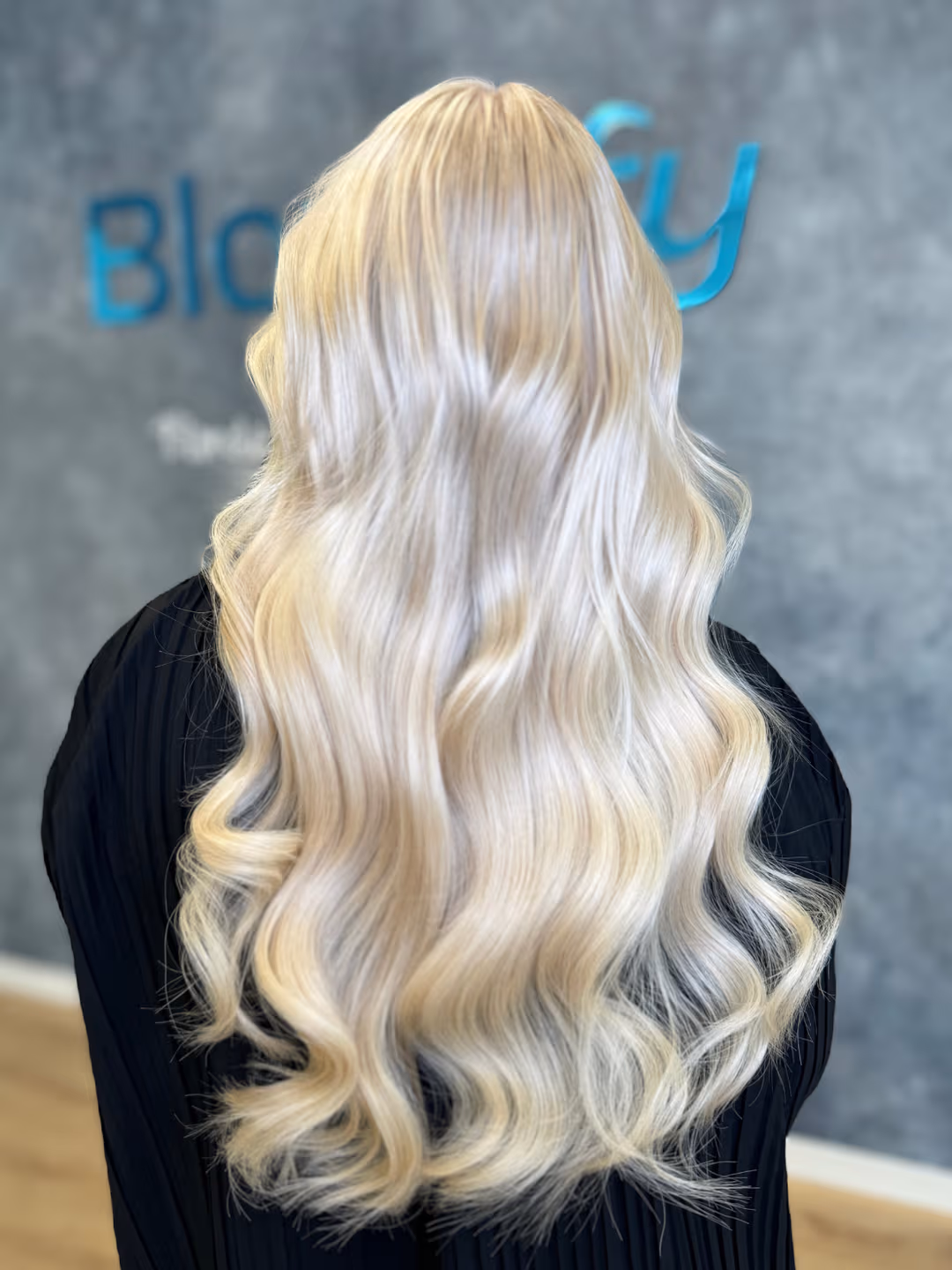 Kuva vaaleista hiuksista