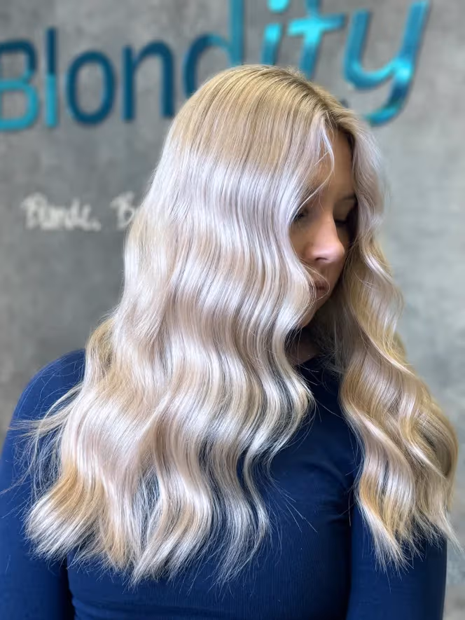 Pearly blonde sävy