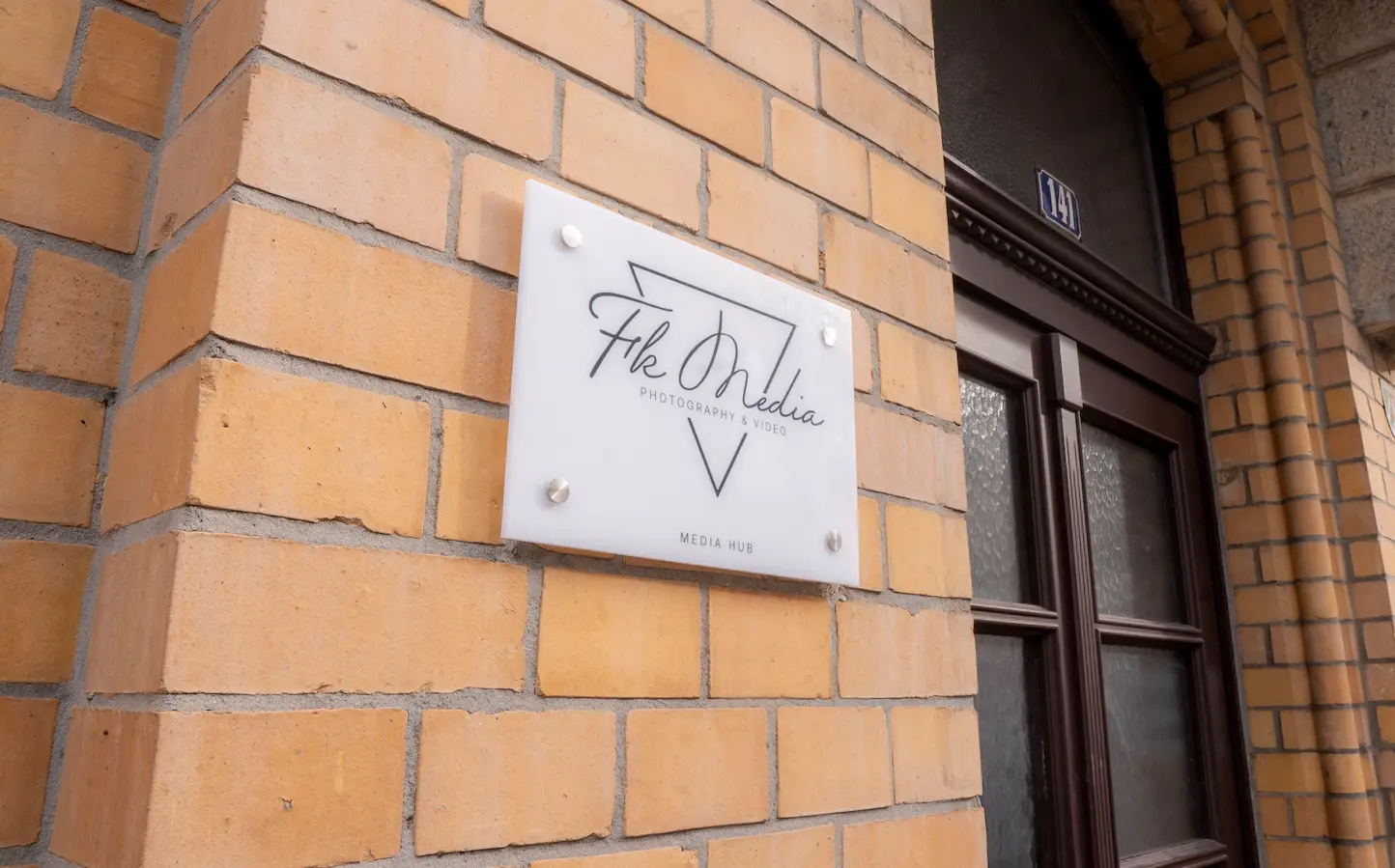 Außenschild vom Büro