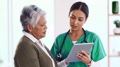 Healthcare providers collaborating on patient meal plans through Prado’s affordable food-as-medicine platform.