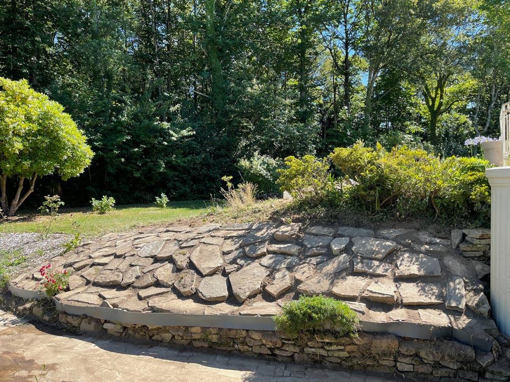 [background image] image of picturesque nearby location (for a bed & breakfast)