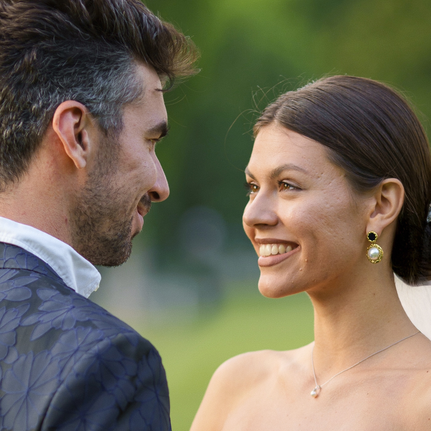 Before photo — bride with uneven skin tone and visible blemishes.