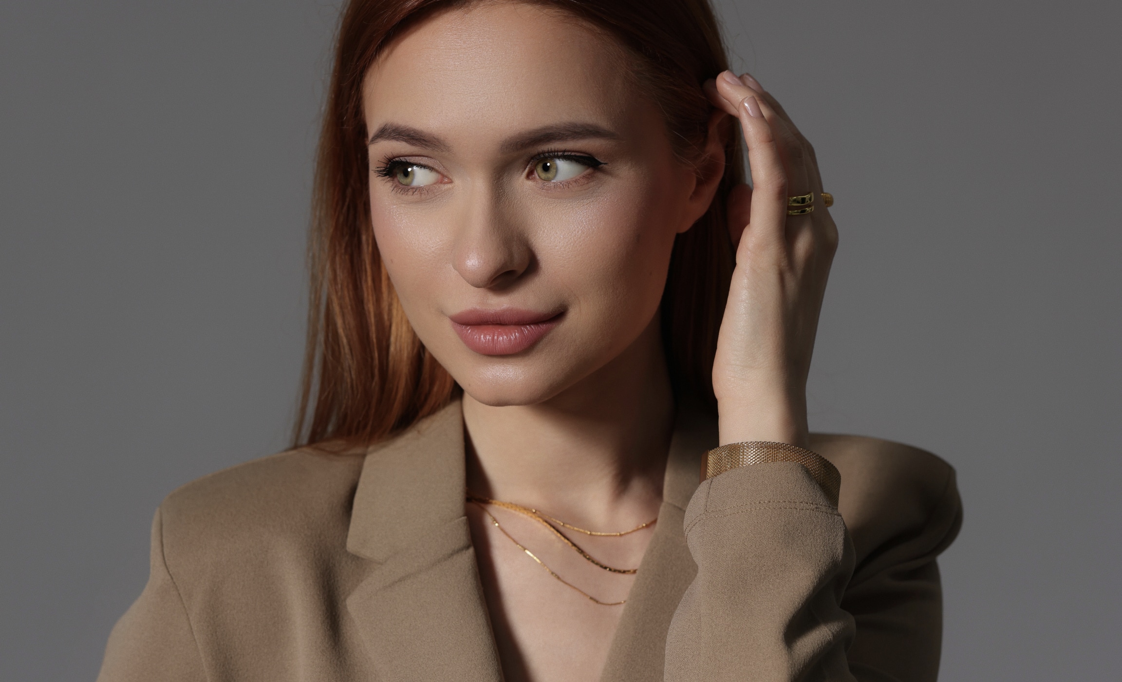 Before and after AI retouching with Retouch4me — natural skin texture preserved.