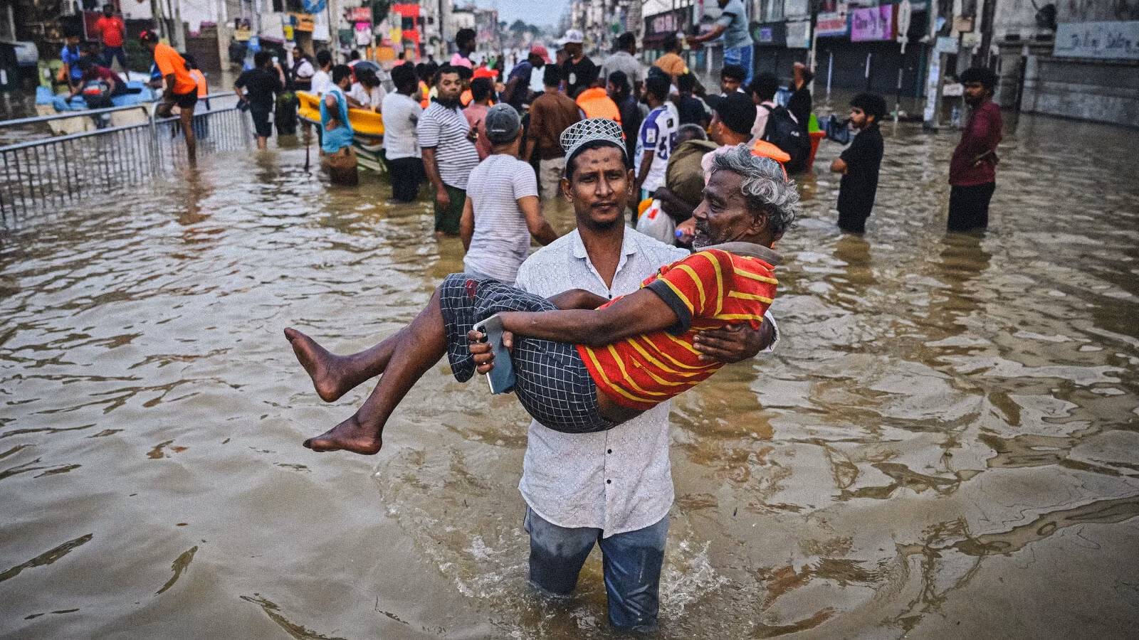 Licuala Lanka supporting the local community after the November 2025 floods, Ahangama