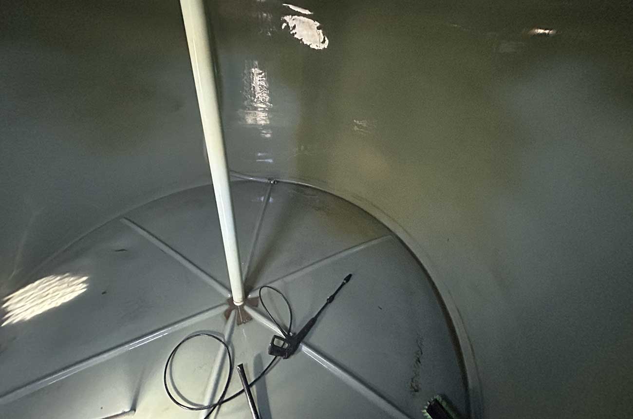 tank cleaning poly tank boreen point