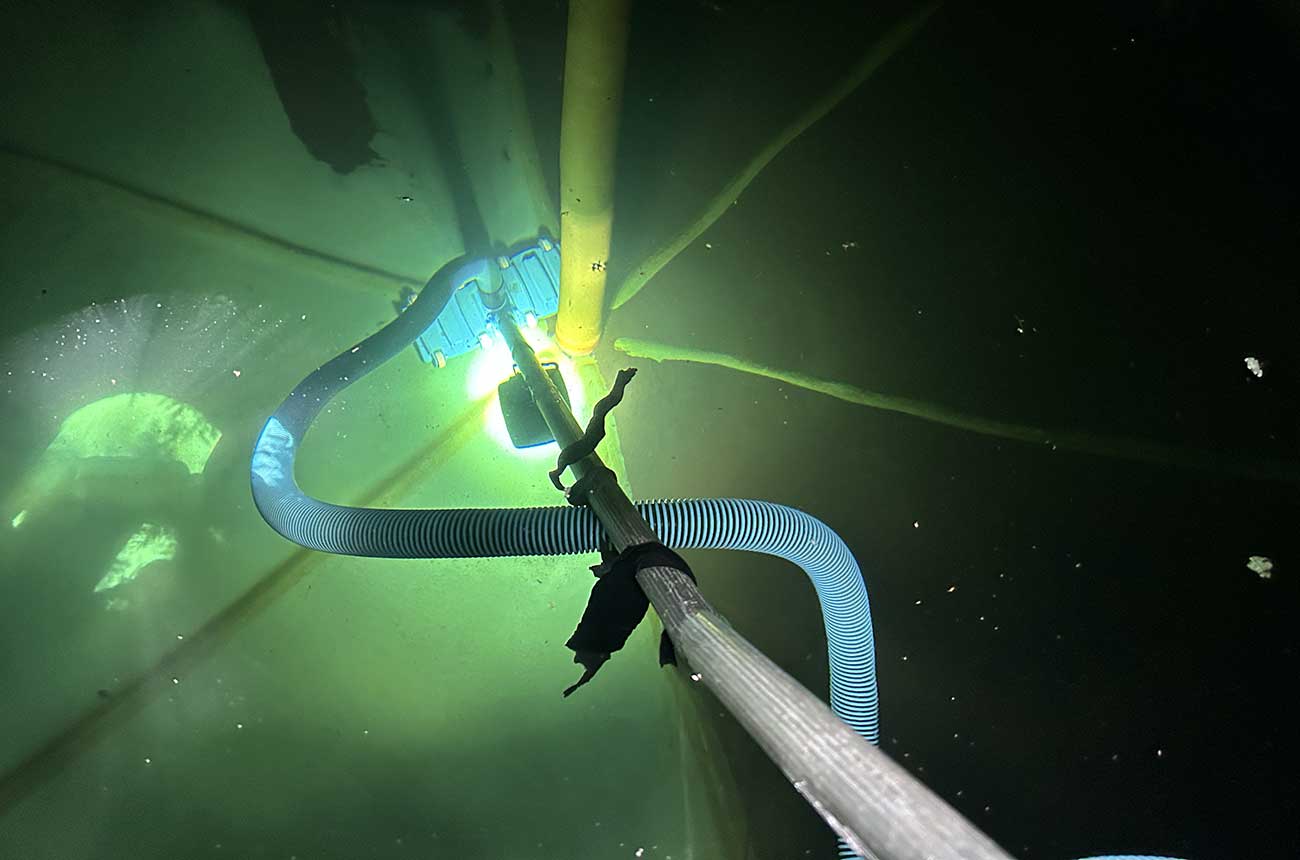 half clean poly tank tinbeerwah