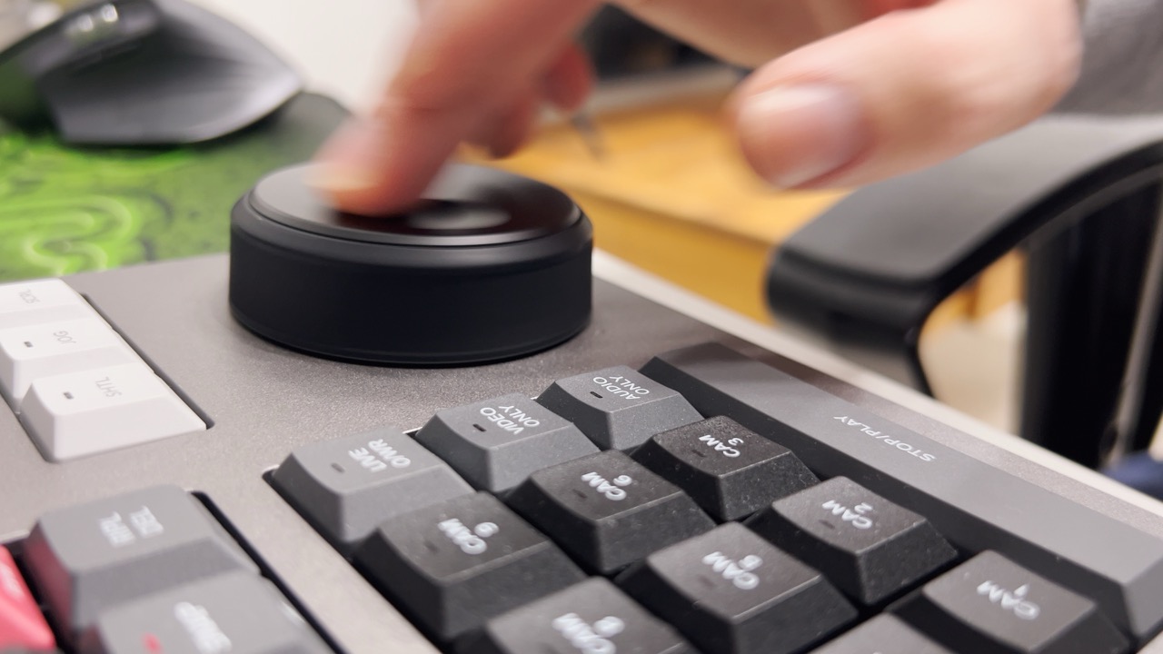 Tässä editoin videoa käyttäen davinci speed editoria...