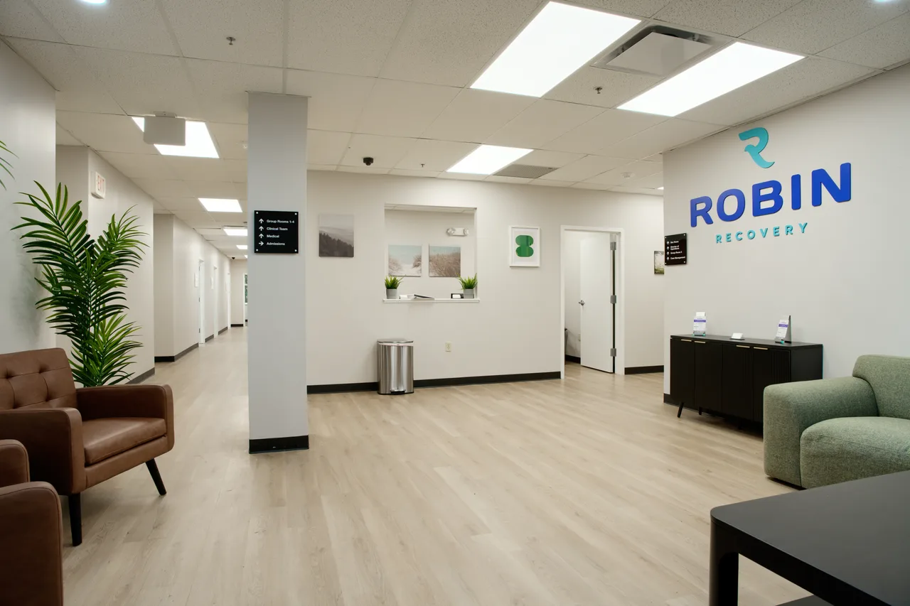 Robin Recovery Cleveland lobby with natural light and comfortable seating