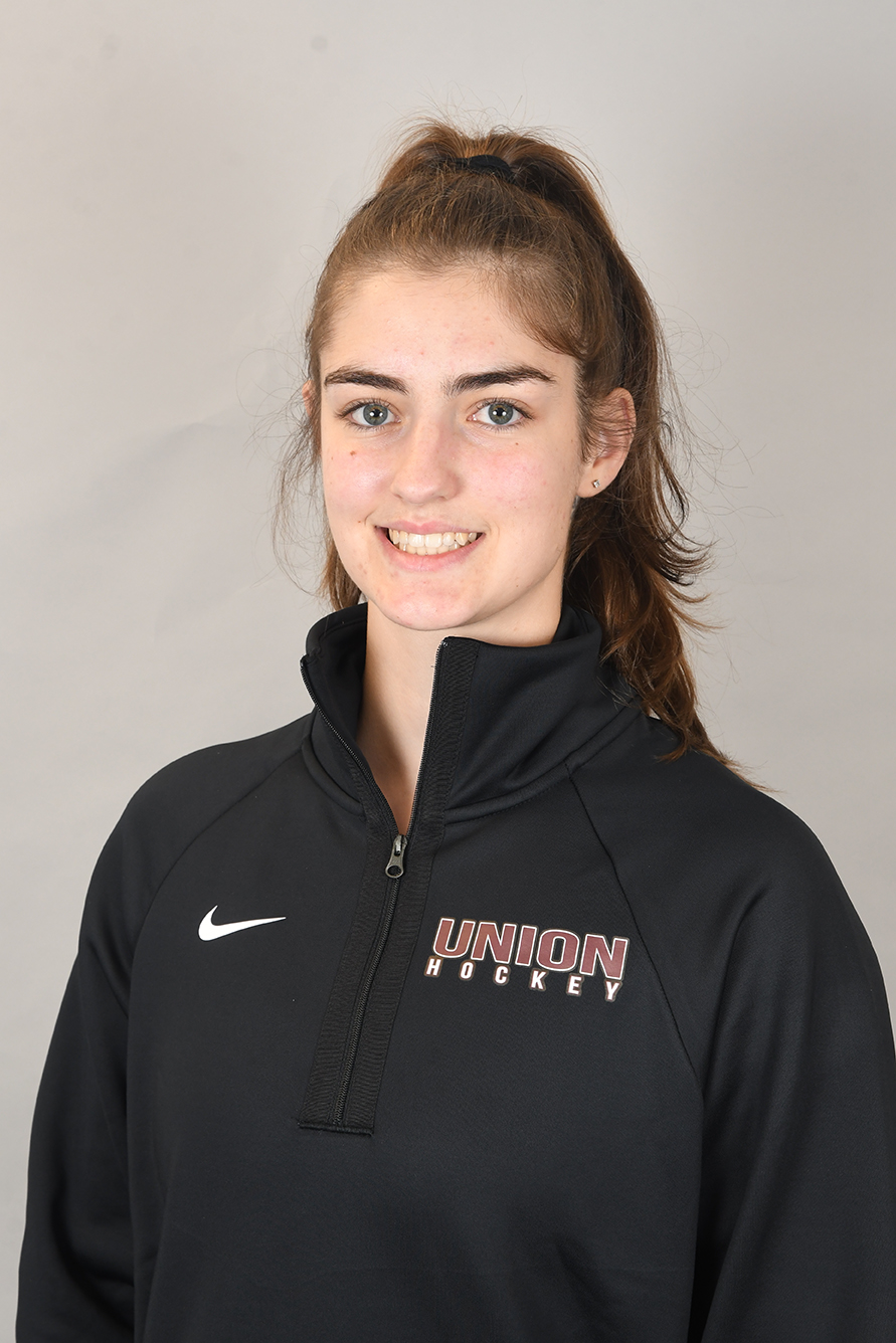 Sophie Matsoukas, new associate coach of the FEIA girls hockey team