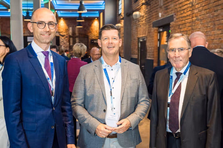 Lukas Rohleder, Hauptgeschäftsführer IHK, Frank Kebbekus und Dr. Andreas Sperl, Präsident IHK