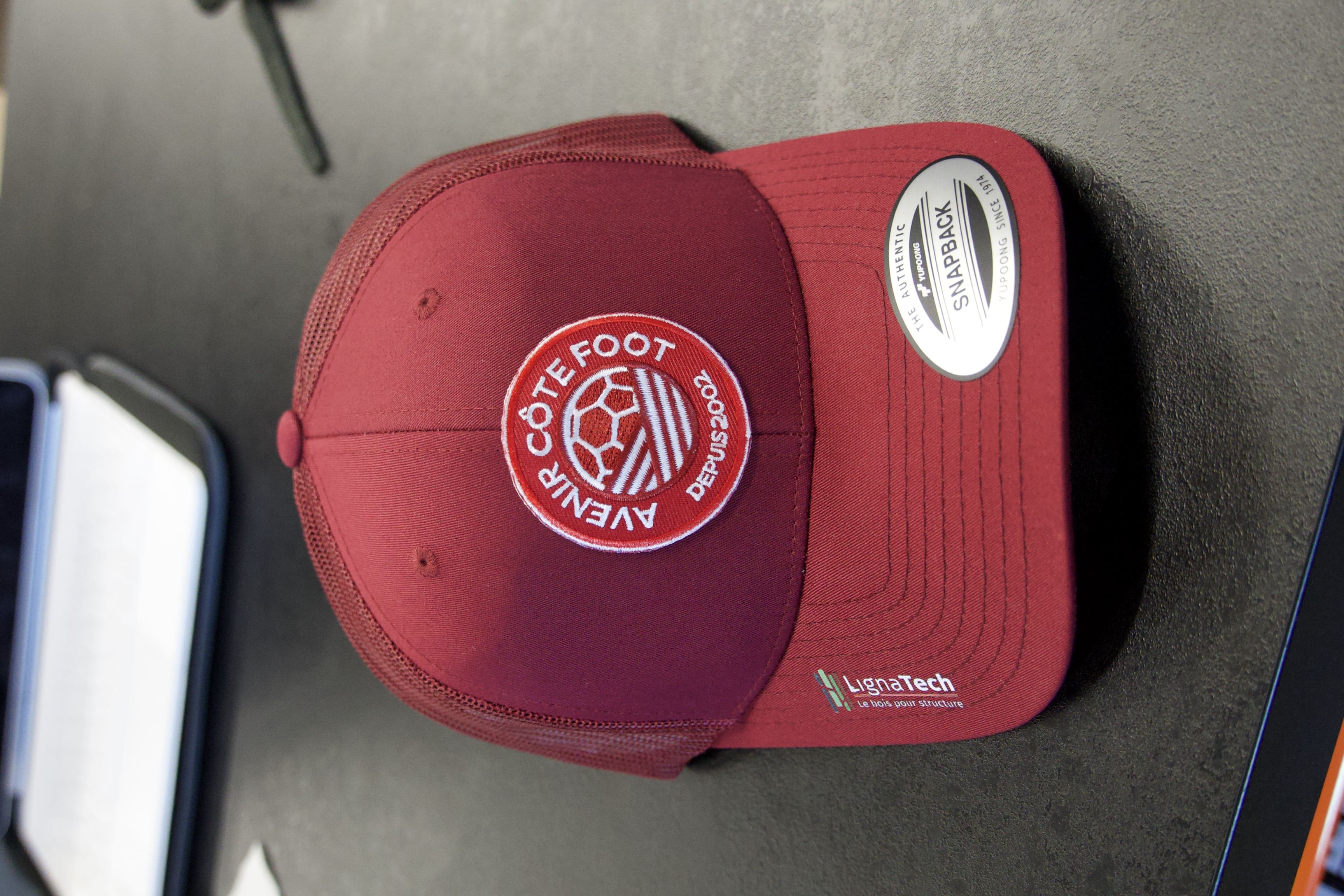 Avenir Côte Foot : des casquettes personnalisées au style affirmé