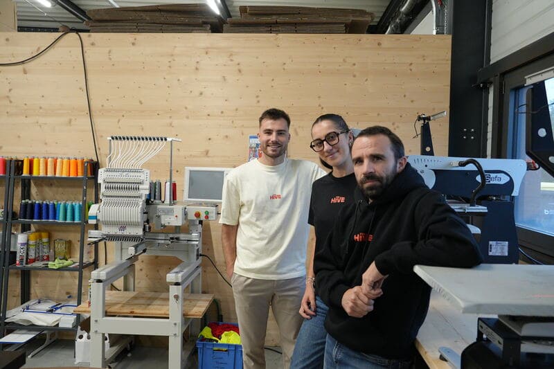 Atelier de personnalisation textile accompagnant les entreprises