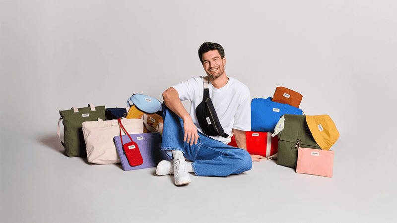 Casquettes, sacs et goodies personnalisés pour la communication d’entreprise