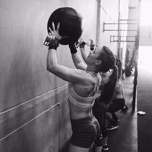 wall ball shots crossfit