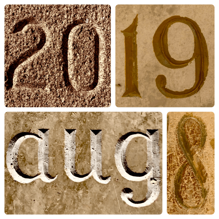 Kőbe vésett betűkből és számokból kirakott dátum: 2019. aug. 8.