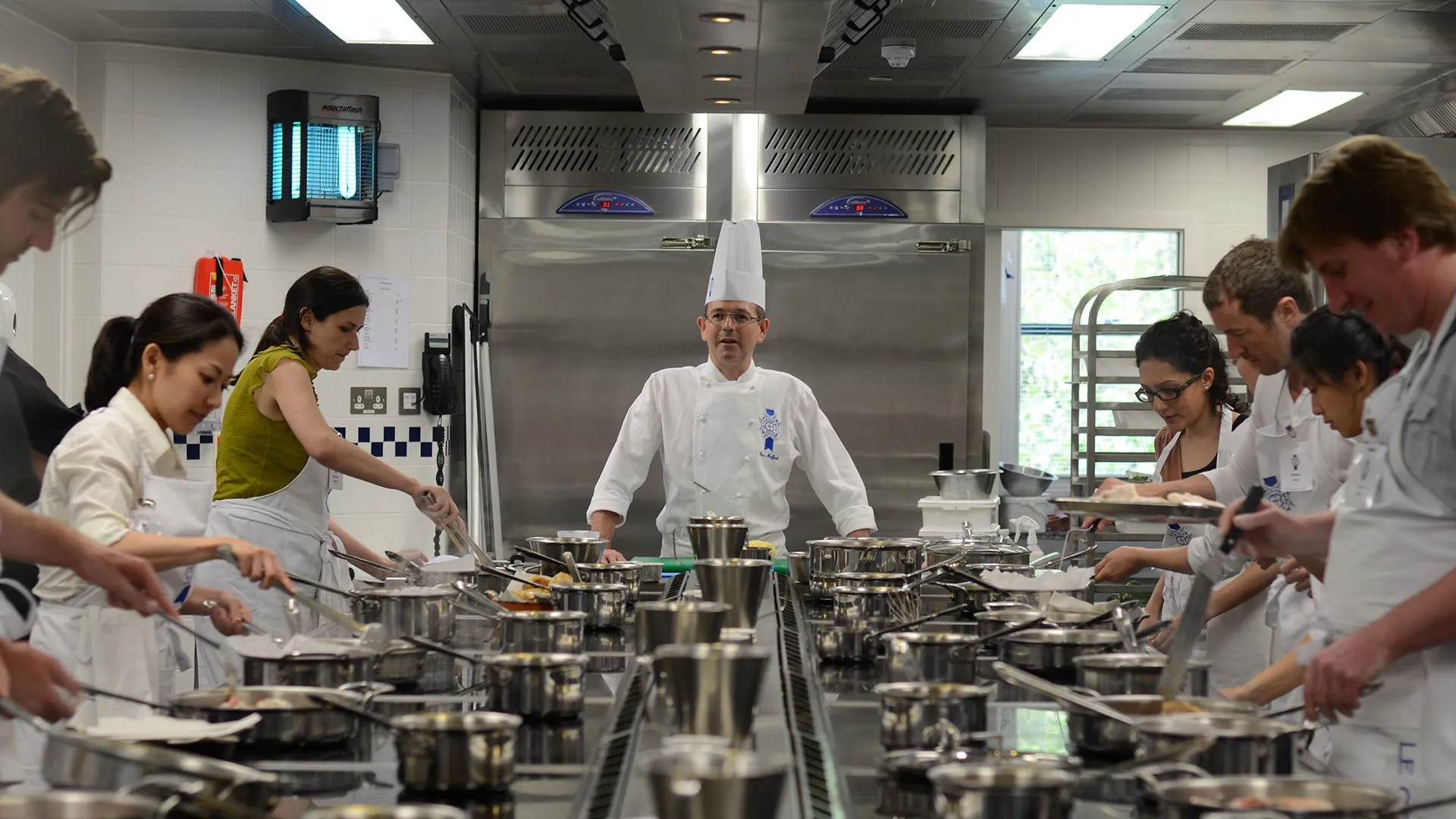 Chef teaching students