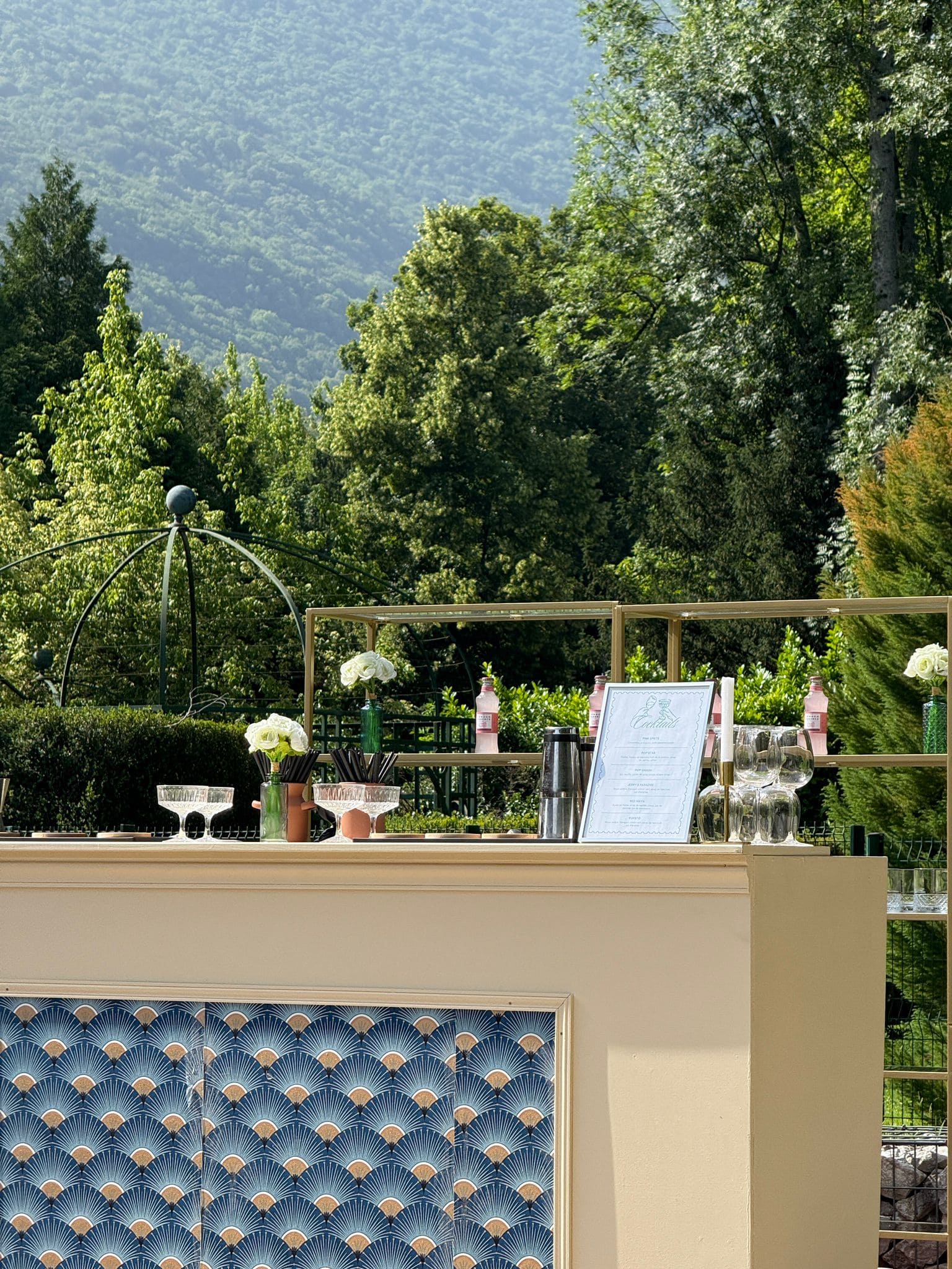 Bar blanc extérieur mariage