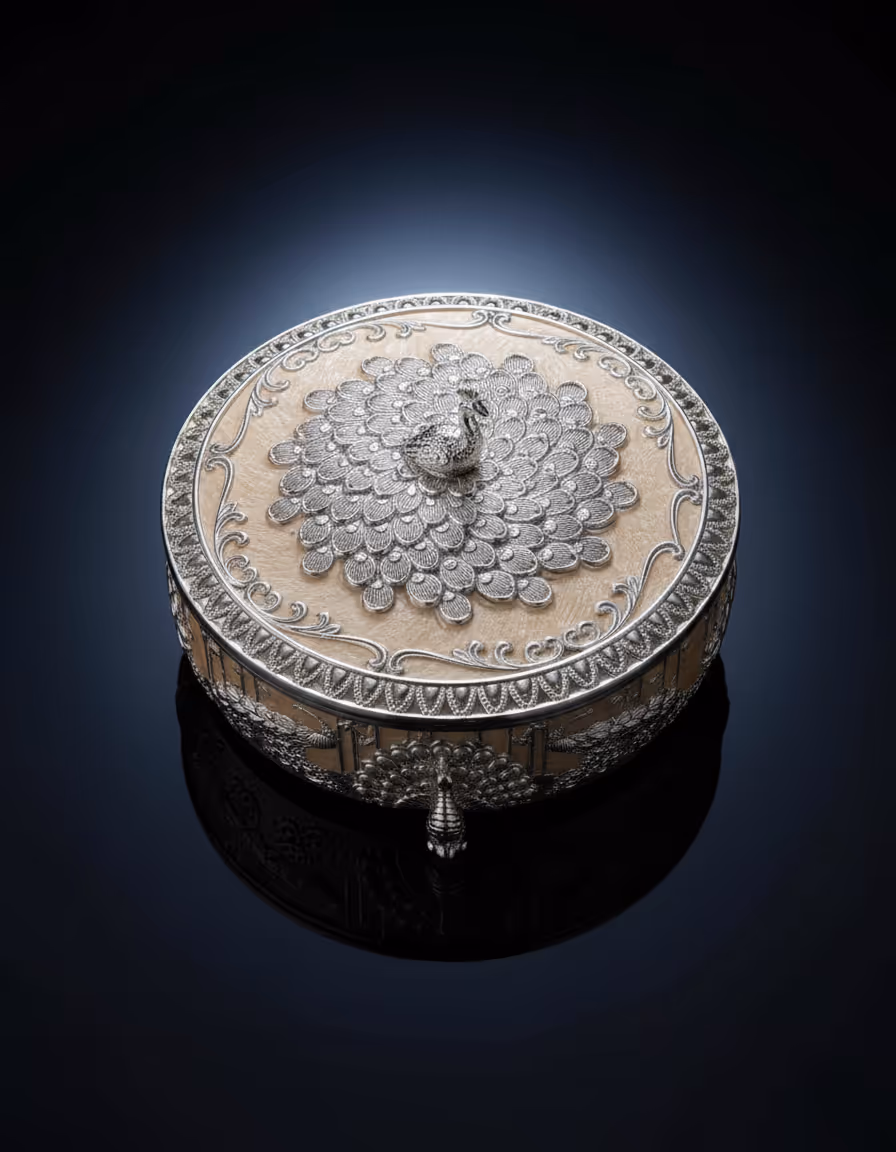 image of a display case in a jewelry store