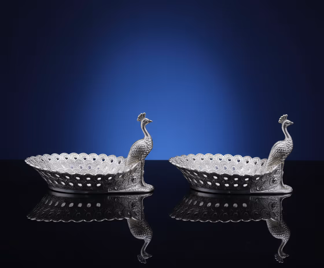 image of a display case in a jewelry store