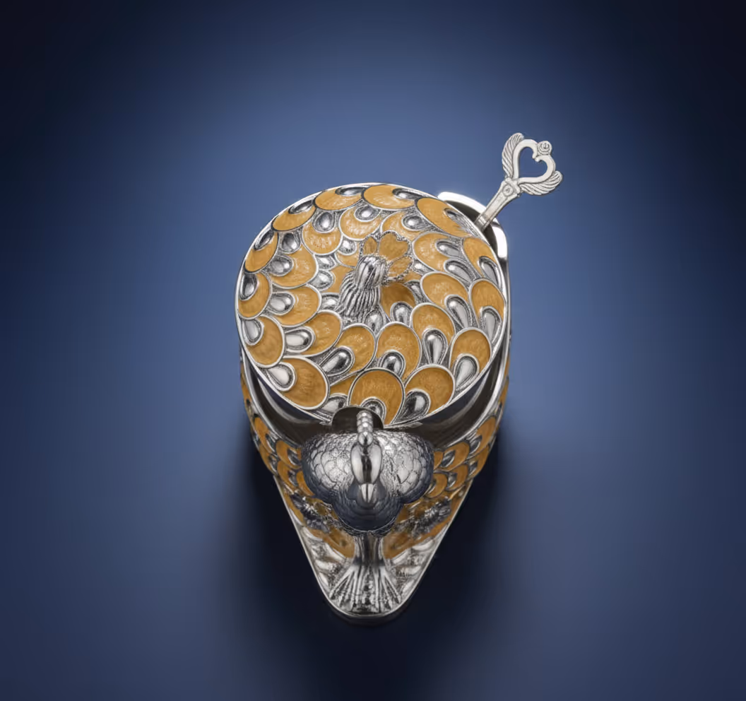 Peacock Wing Multipurpose Pot with Spoon – silver pot with peacock wing design