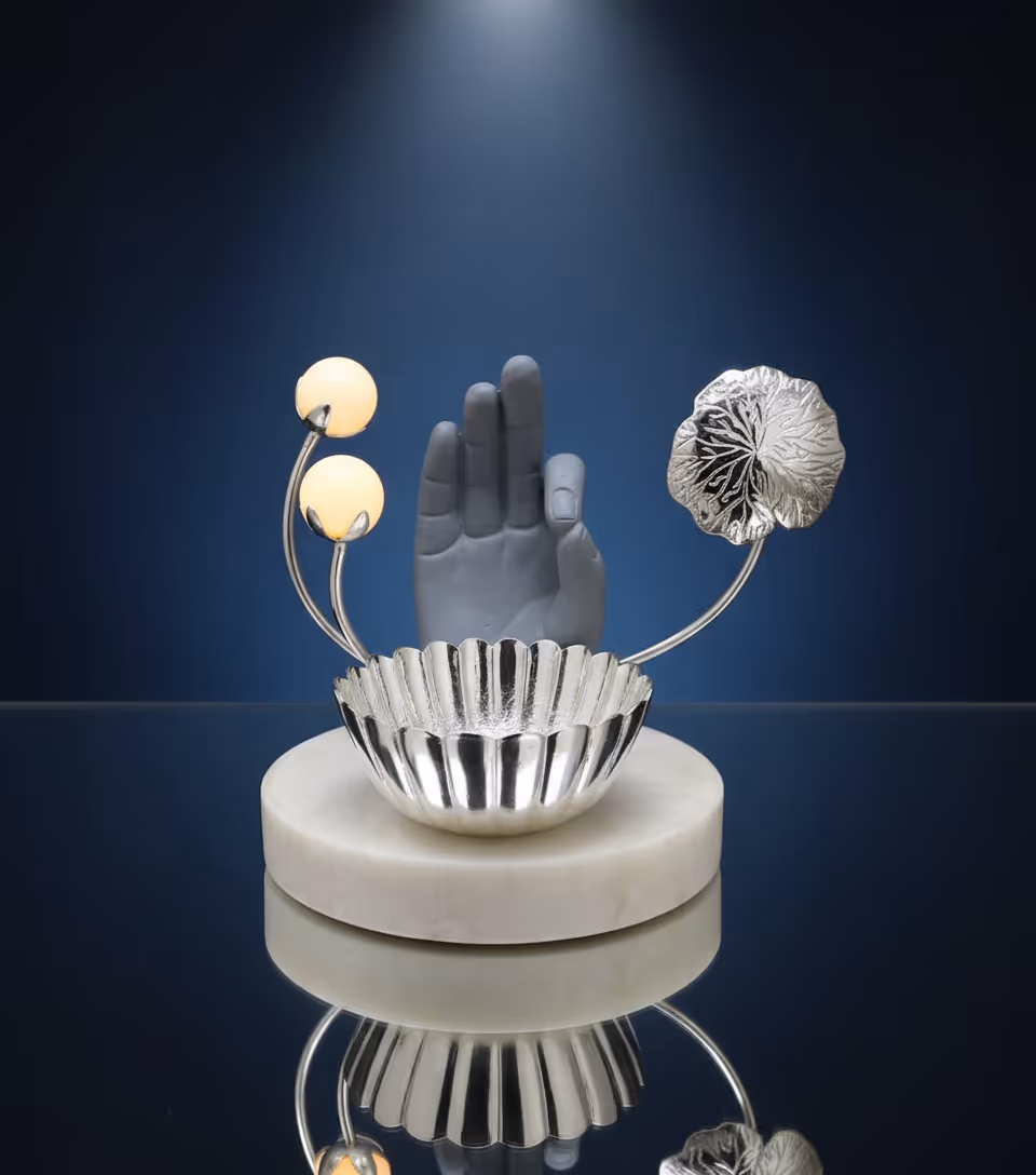 image of a display case in a jewelry store