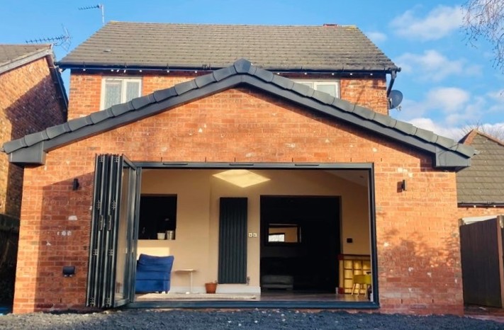 a high resolution photo of a conveyor belt in a manufacturing plant production line