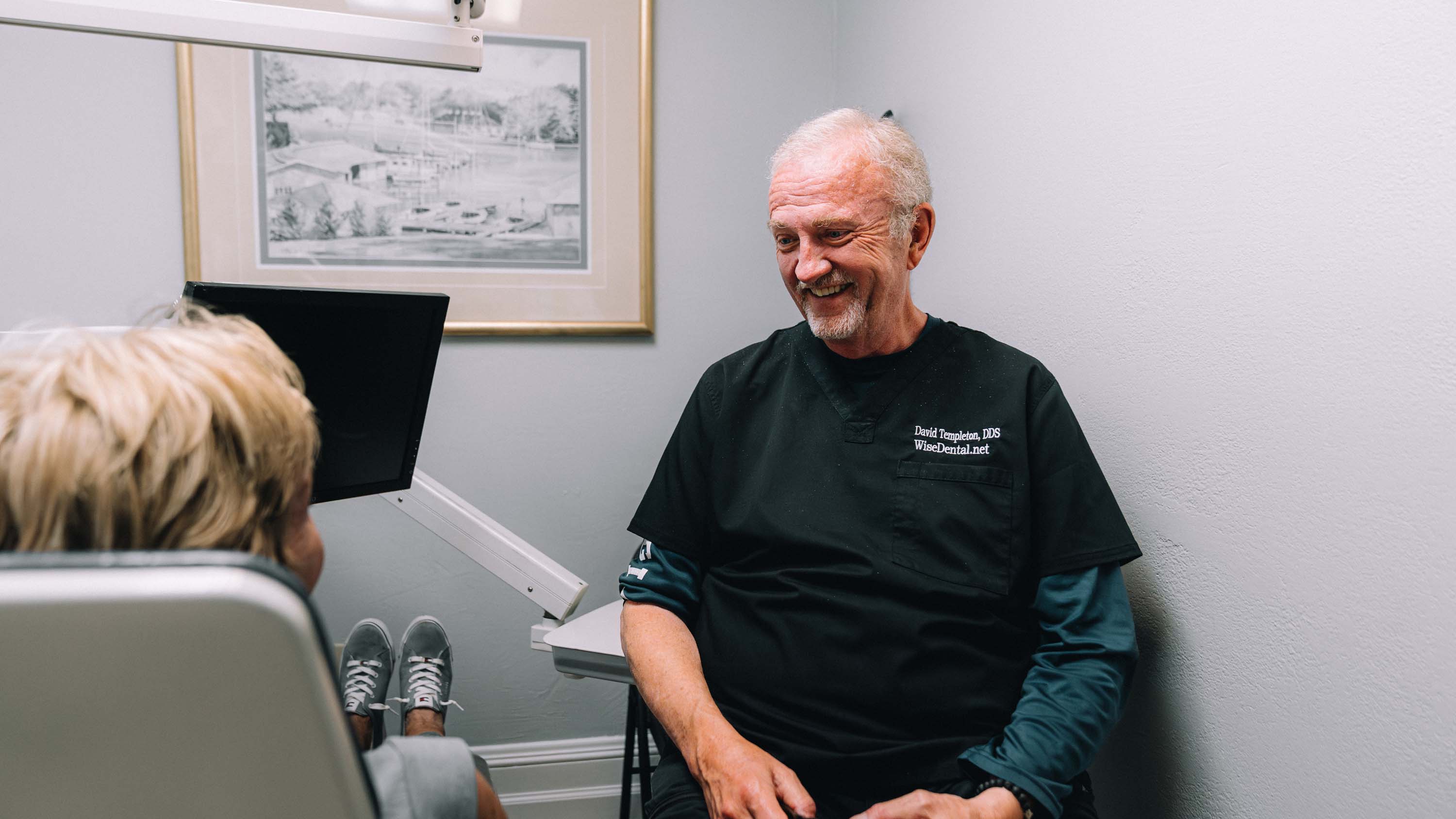 image of the clinic reception area (for a veterinary clinic)
