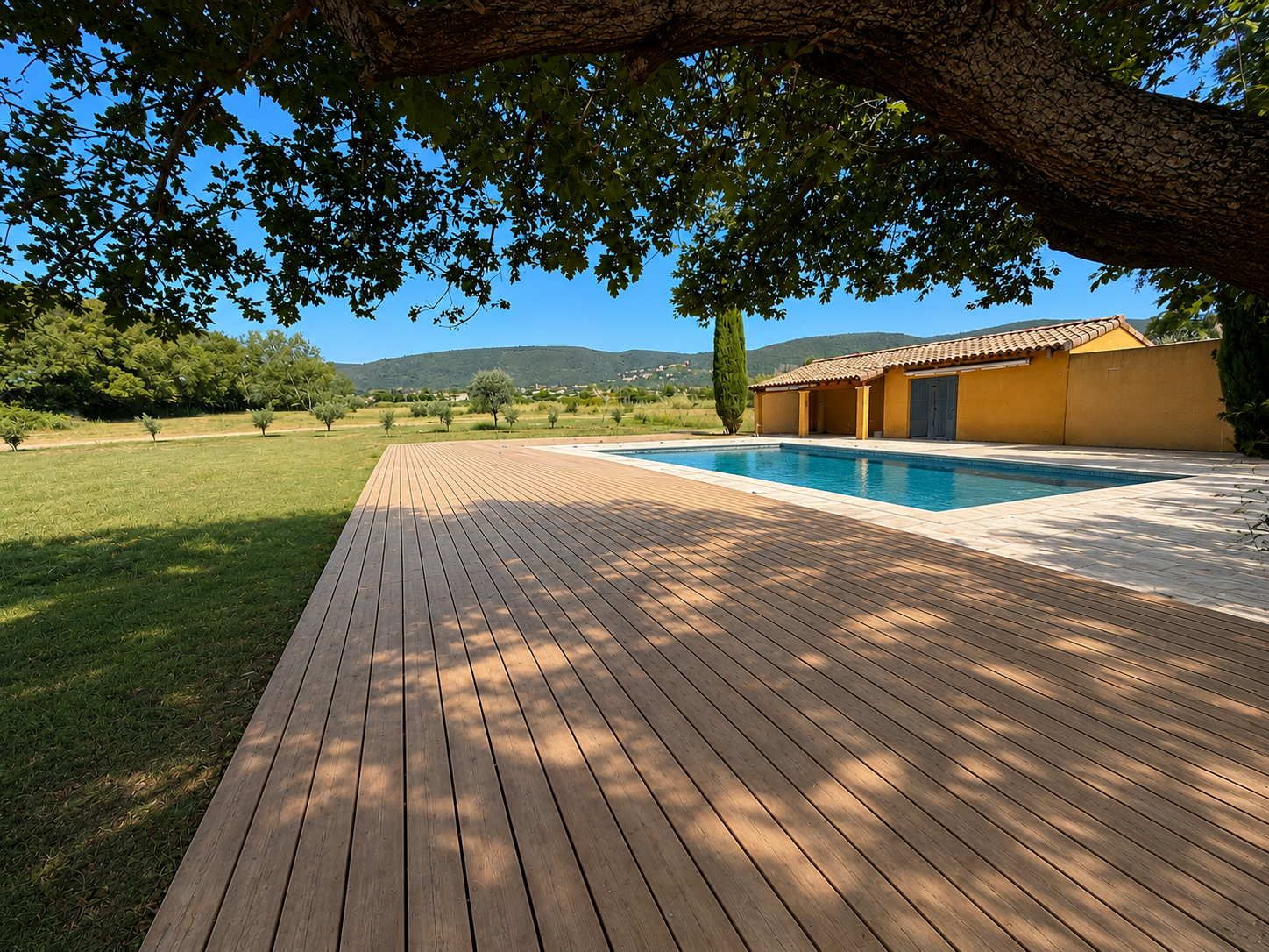 Piscine extérieure au domaine de la Vivande
