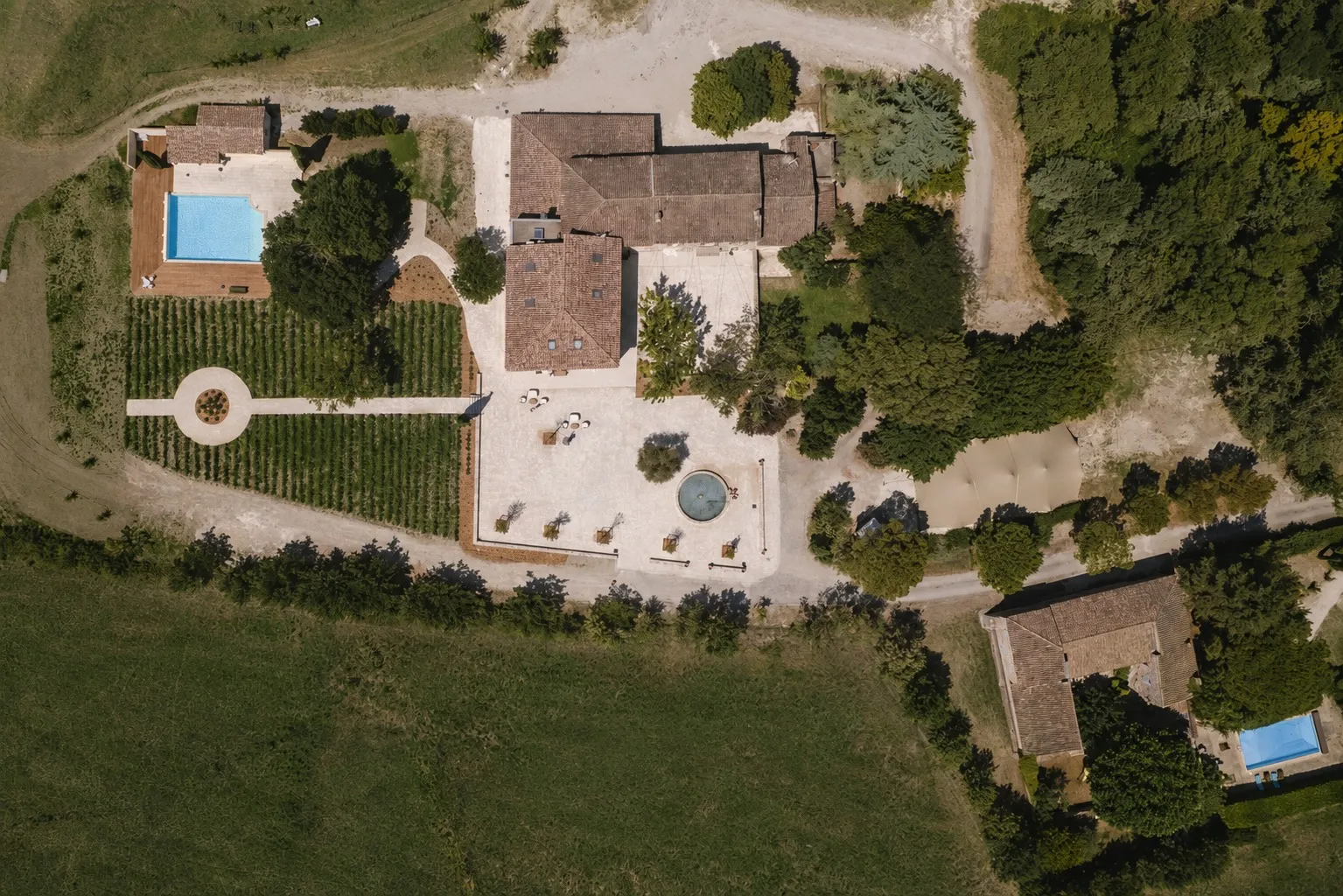 Outdoor space in La Vivande seen from above