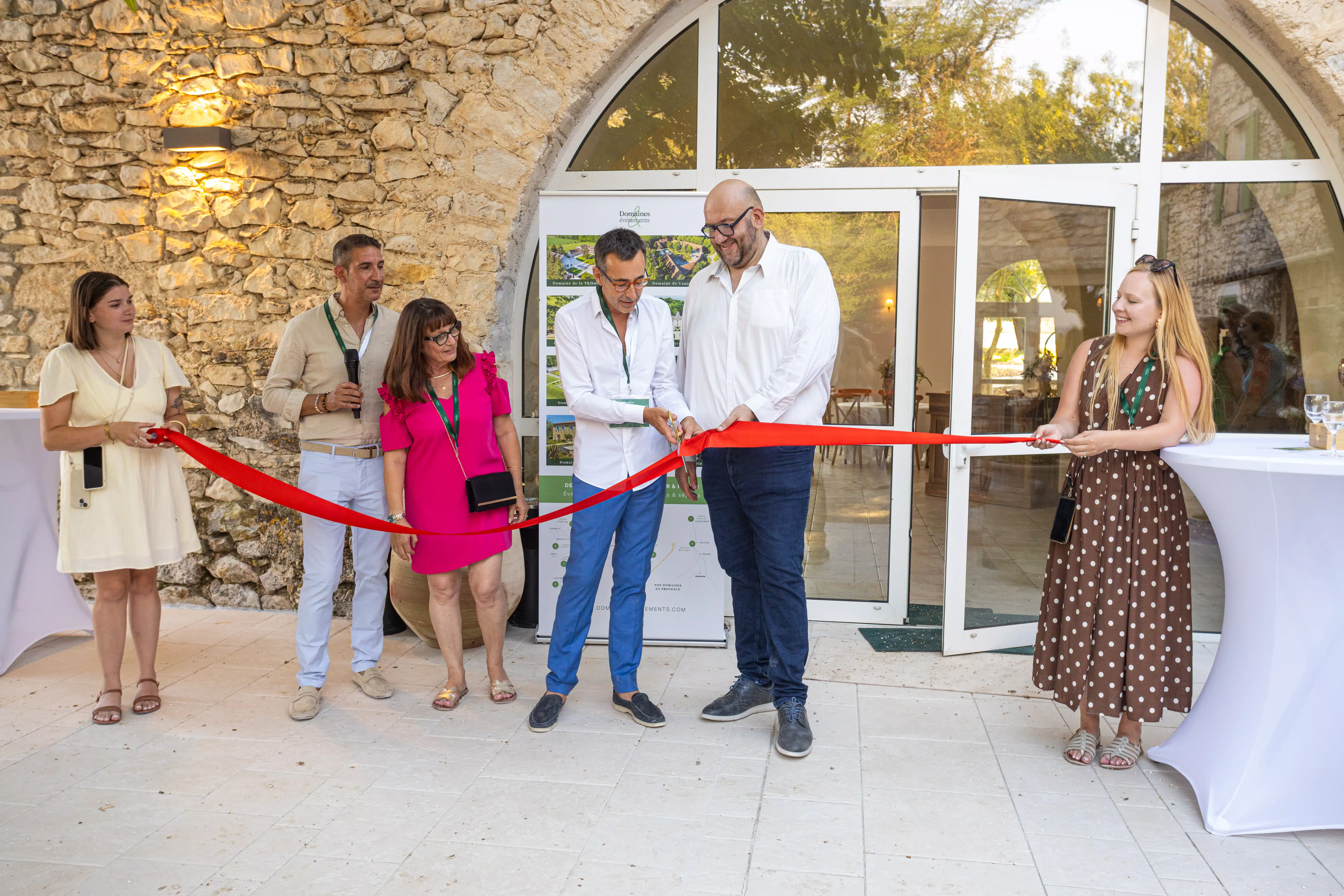 Ribbon-cutting ceremony at the pre-inauguration of Domaine de la Vivande, with the Mayor of Marsanne, Nicolas Tommasini, President of the Domaines & Événements group, and his team
