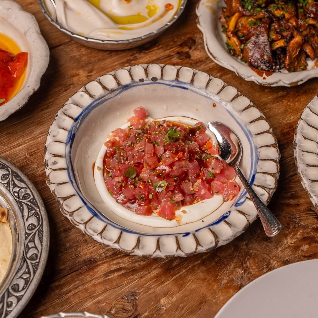 Bordomavi Sea Food plates on a table