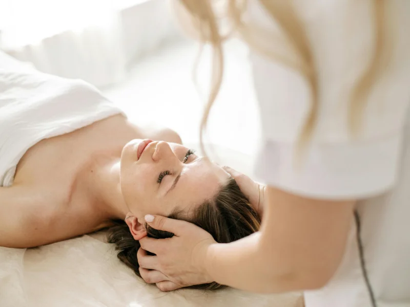 Séance head spa Gatineau - massage thérapeutique du cuir chevelu et de la nuque