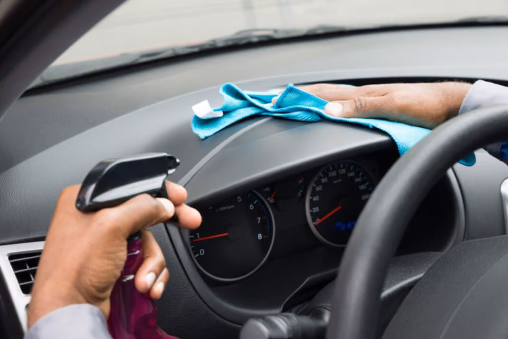 8 produtos de estética automotiva para cuidado do plástico do carro