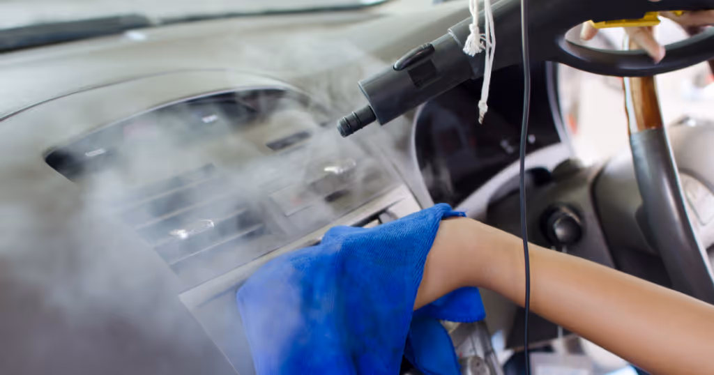 Como fazer a aplicação de limpa painel de carro