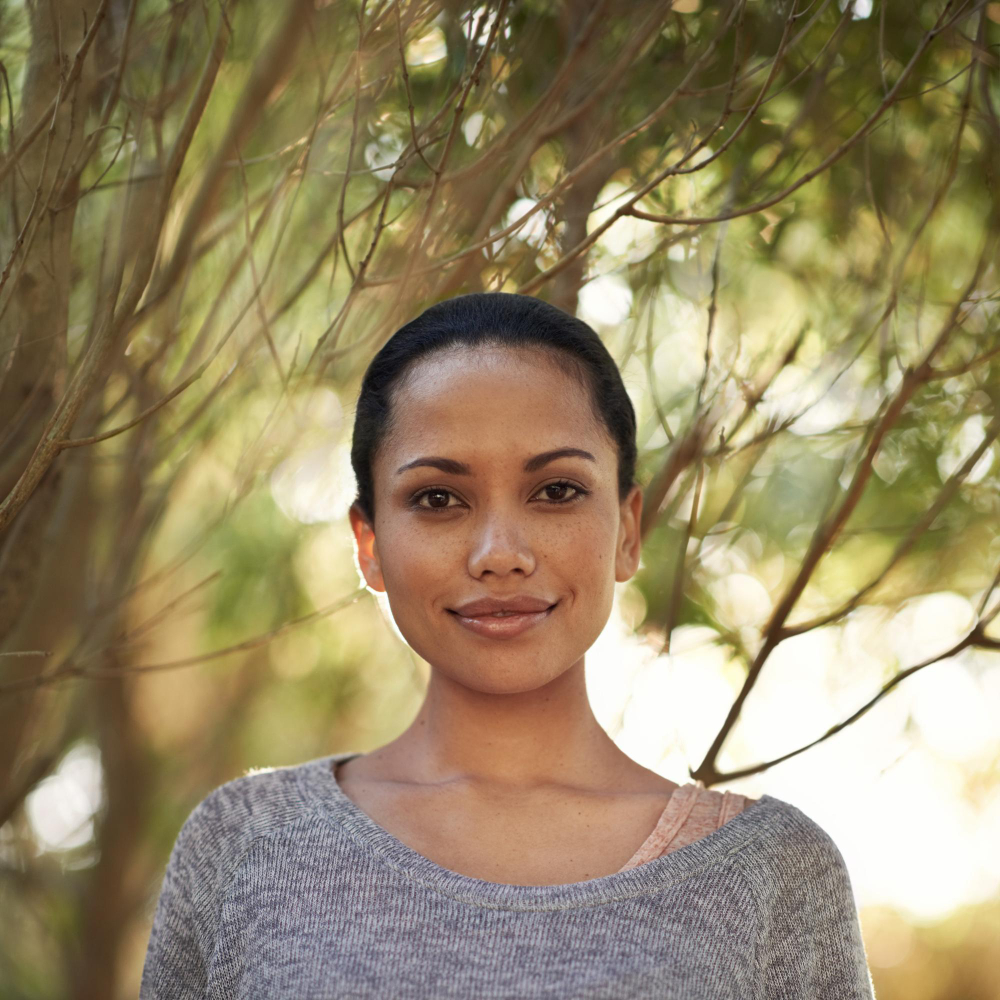 Latina Woman Headshot – Natural Light Portrait.