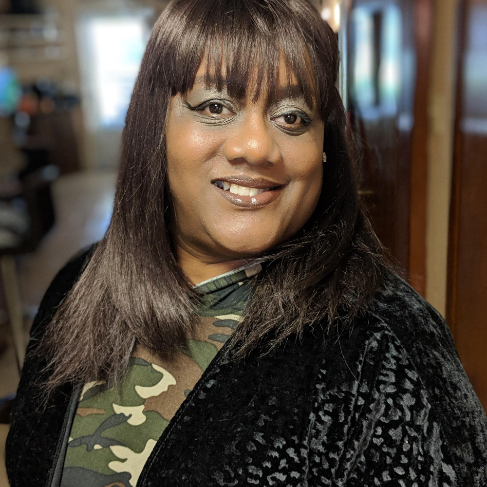 Latina Woman Headshot – Natural Light Portrait.