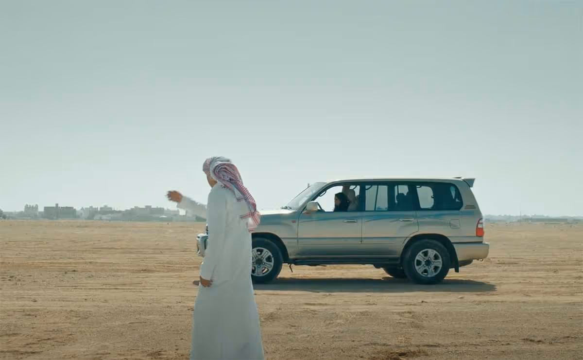 image of a detailed discussion on enrollment packages at a preschool