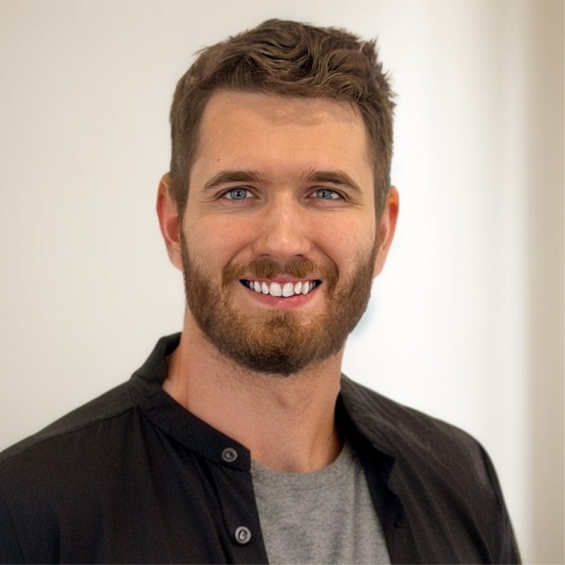 Professional headshot of Quentin Bonge, MBA program admit and M7A client