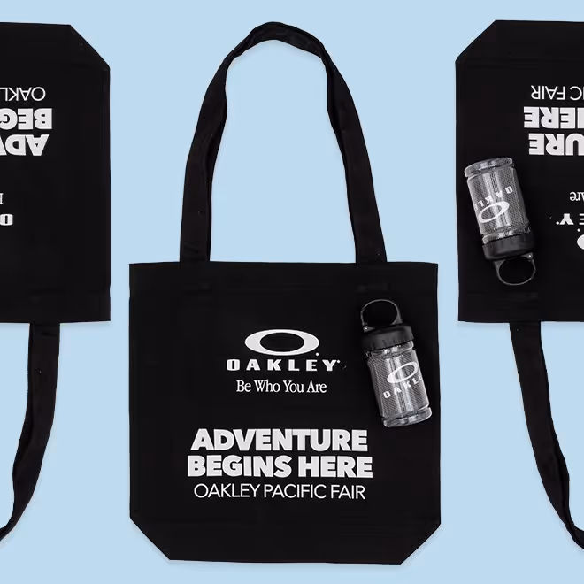 Oakley: Gift With Purchase