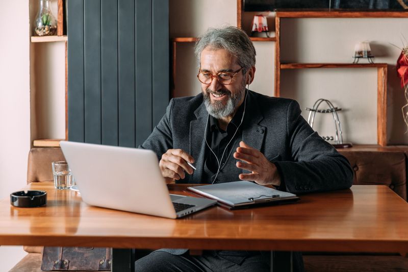 Avvocato e cliente in consulenza