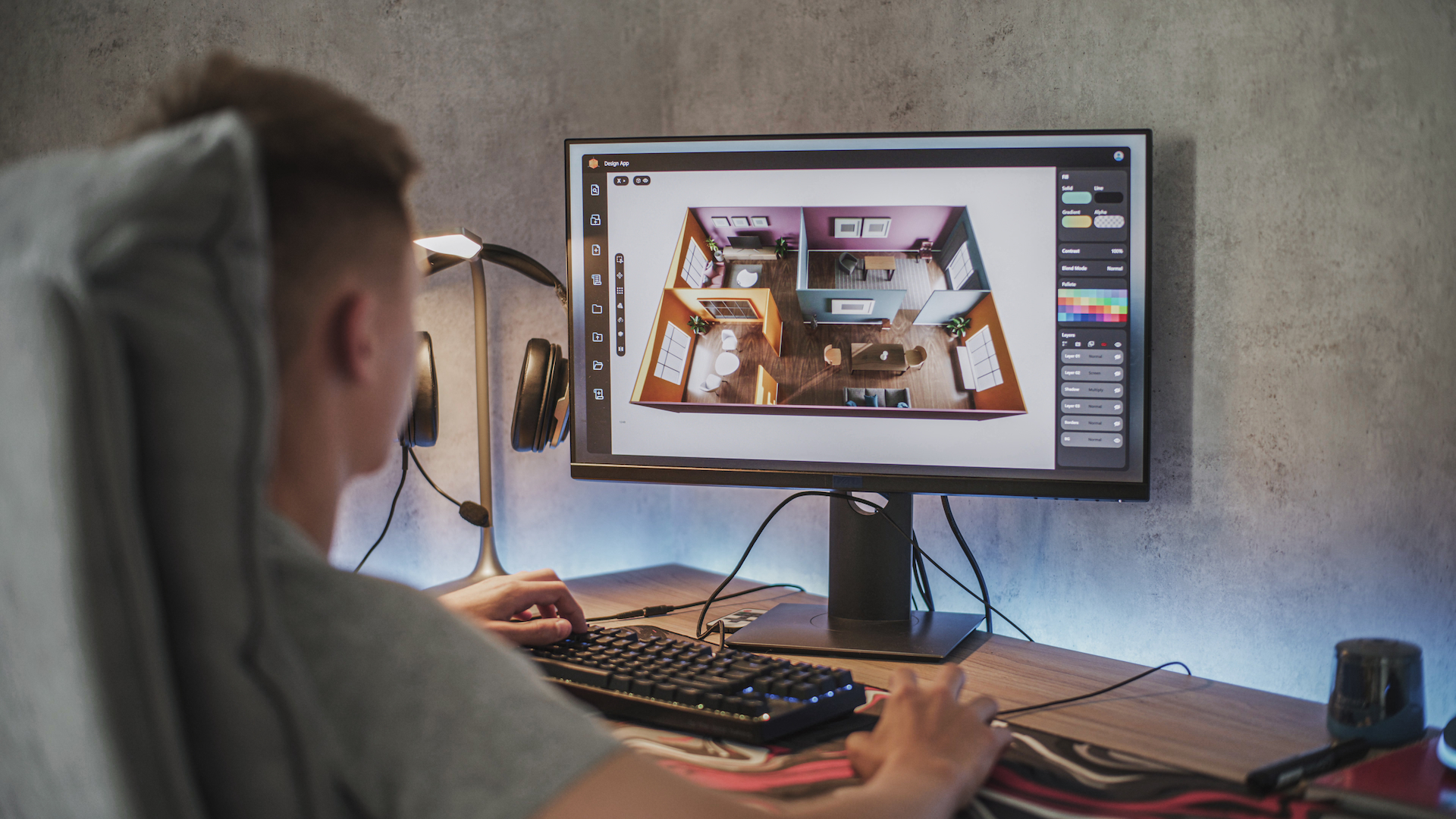 Man using a computer