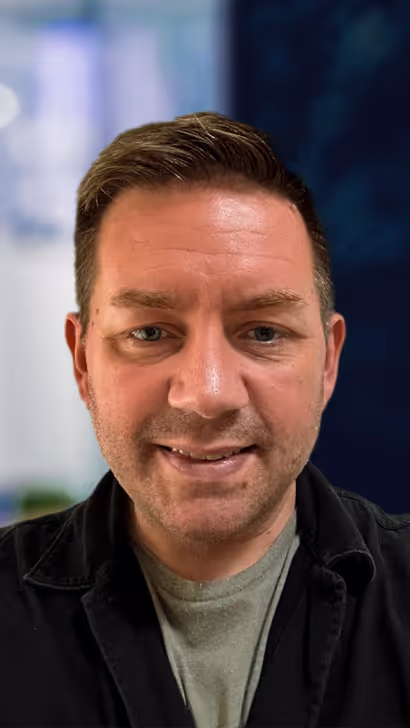 Headshot of male Gigpig founder with blurred background