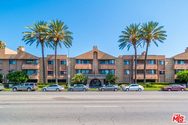 19009 SHERMAN Way # 2, Reseda CA 91335